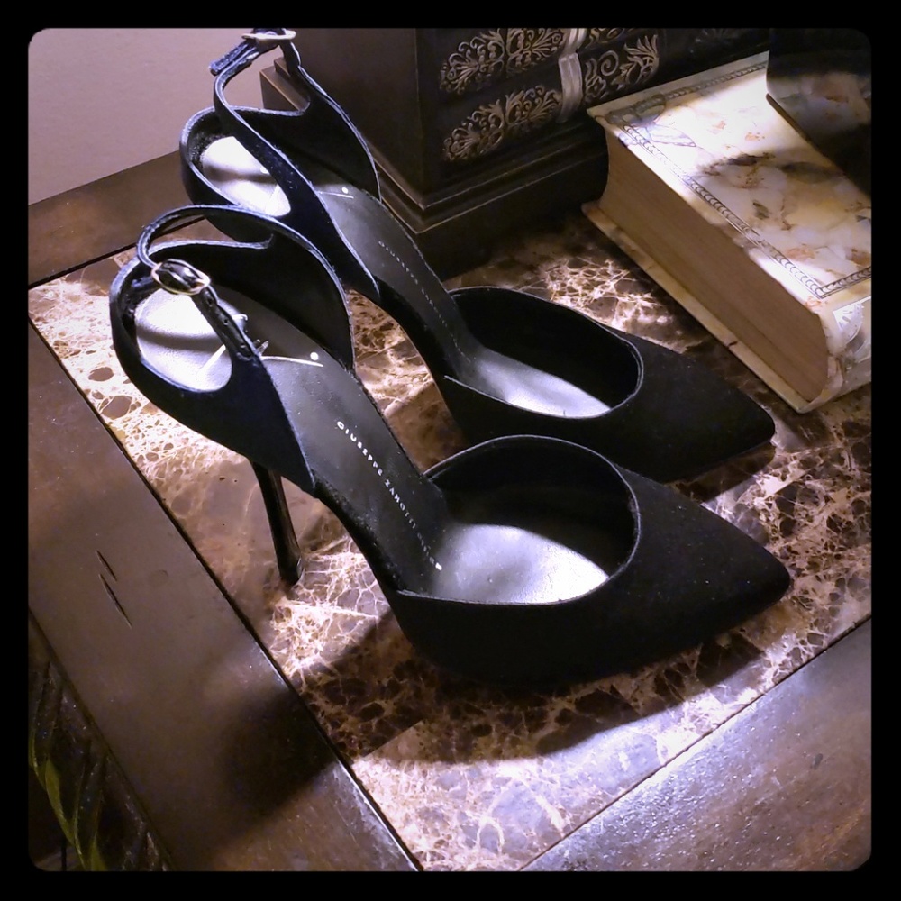 Brand new Guiseppe Zanotti sling back shoes